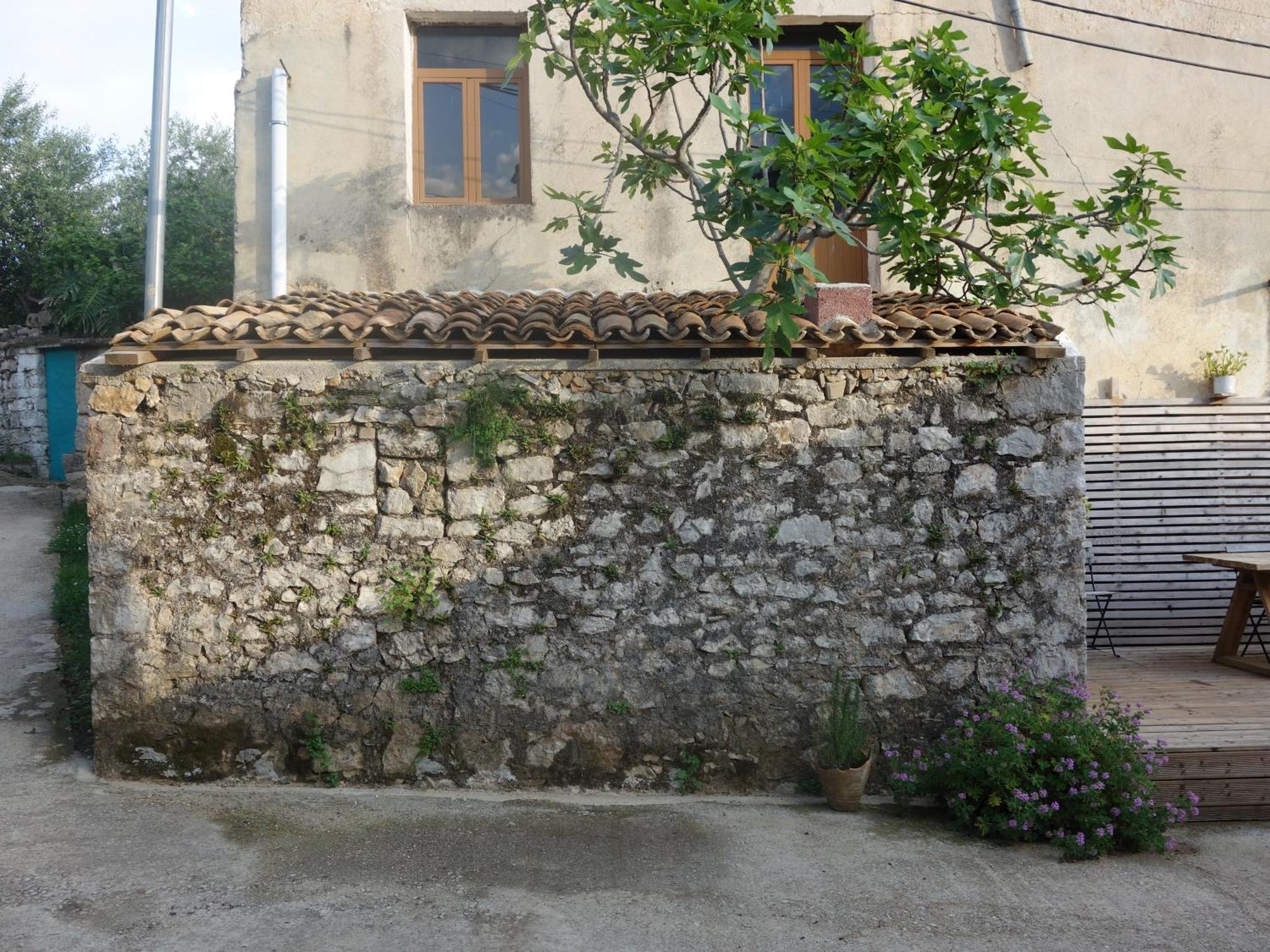 Guesthouse Near The Castle Of Химара Экстерьер фото